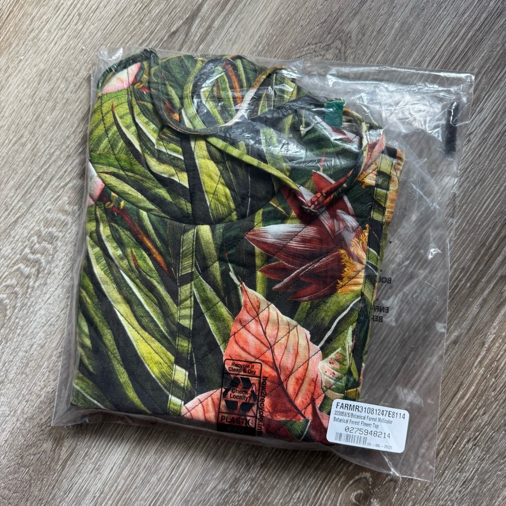 NWT Farm Rio Multicolor Botanical Forest Croptop - Picture 7 of 7
